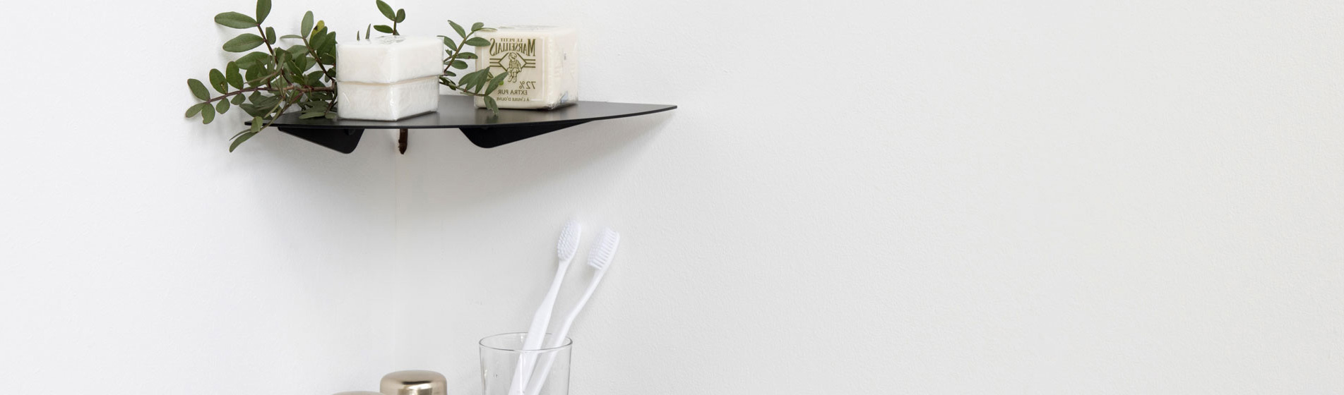 Etagere d'angle acier