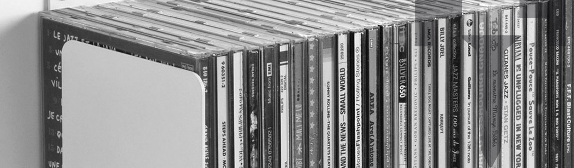 Grande étagère range cd design a parete