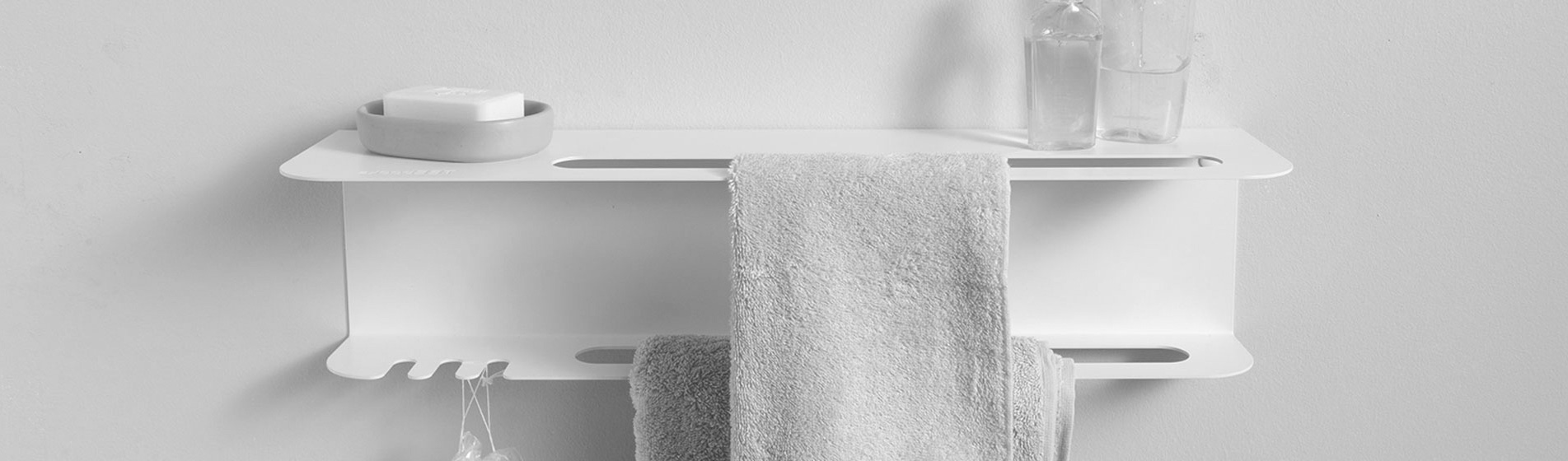 Grande étagère salle de bain invisible