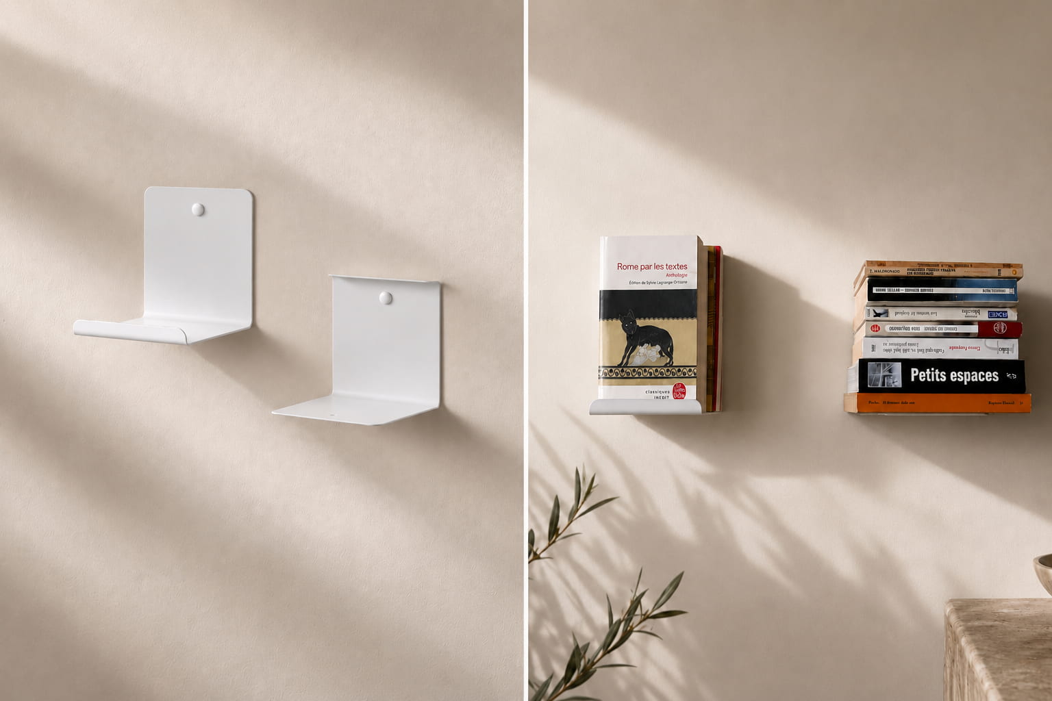 Montage comparatif d’une mini étagère murale réversible : à gauche, les deux orientations du support vide ; à droite, des livres debout sur l’une et une pile horizontale à effet flottant sur l’autre.